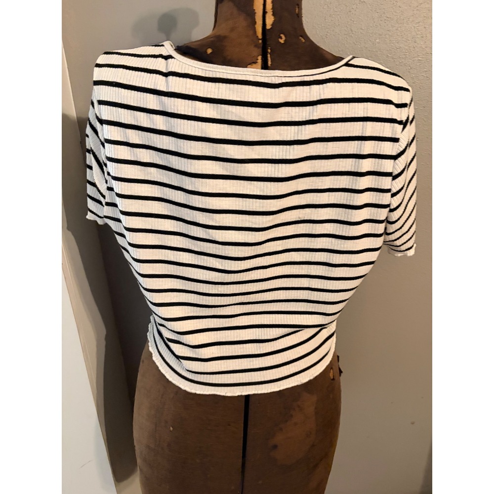 SHEIN CURVE‎ Black White Stripe V-Neck Cropped Ribbed T Shirt Top Plus Size 2XL - Picture 2 of 3